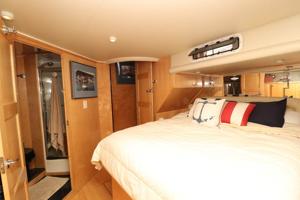 stateroom