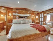 76 offshore motoryacht stateroom