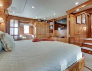 76 offshore motoryacht stateroom