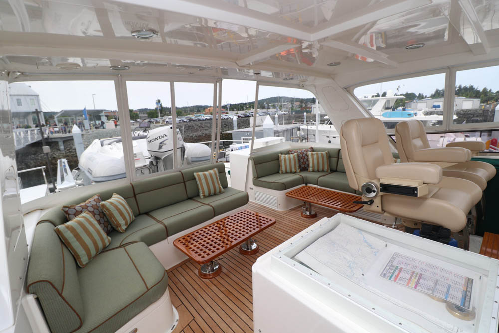 72 Grand Banks Aleutian flybridge