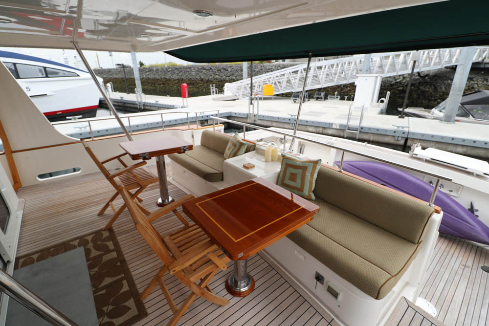 72 Grand Banks Aleutian flybridge