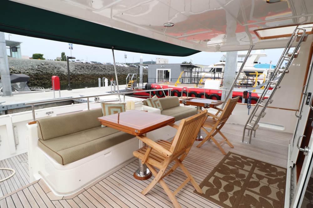 72 Grand Banks Aleutian flybridge