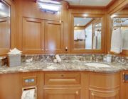 76 offshore motoryacht head