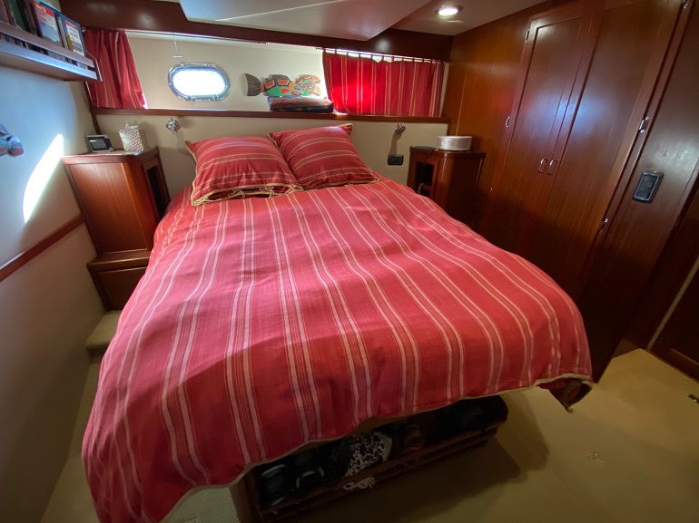 2007 41' American Tug Flybridge