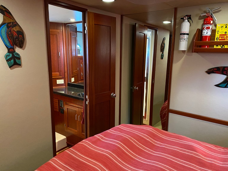 2007 41' American Tug Flybridge