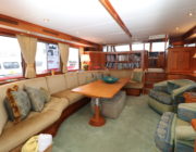 72 Grand Banks Aleutian salon