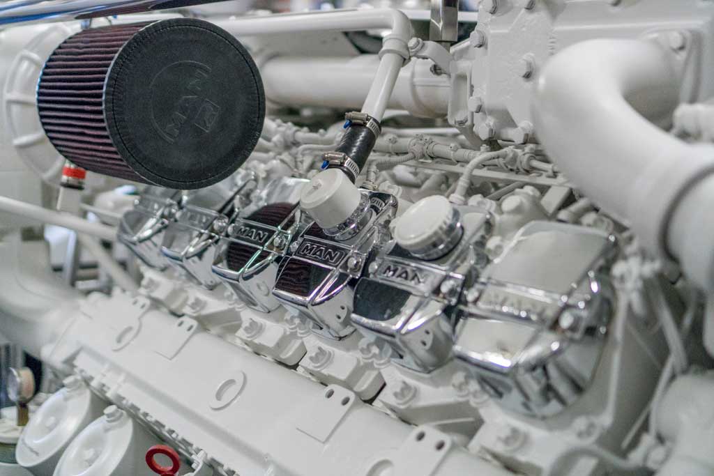 76 offshore motoryacht engine