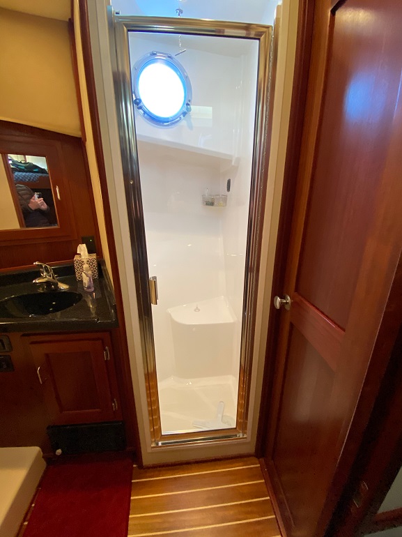 2007 41' American Tug Flybridge head