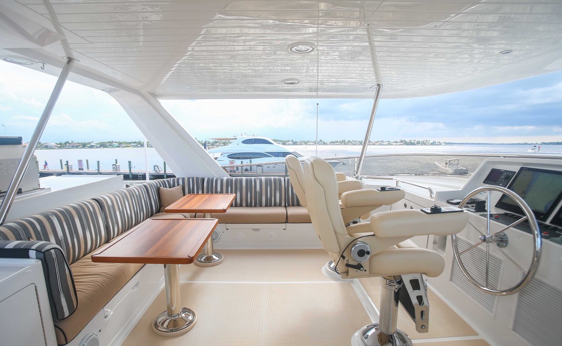 80 offshore pilothouse