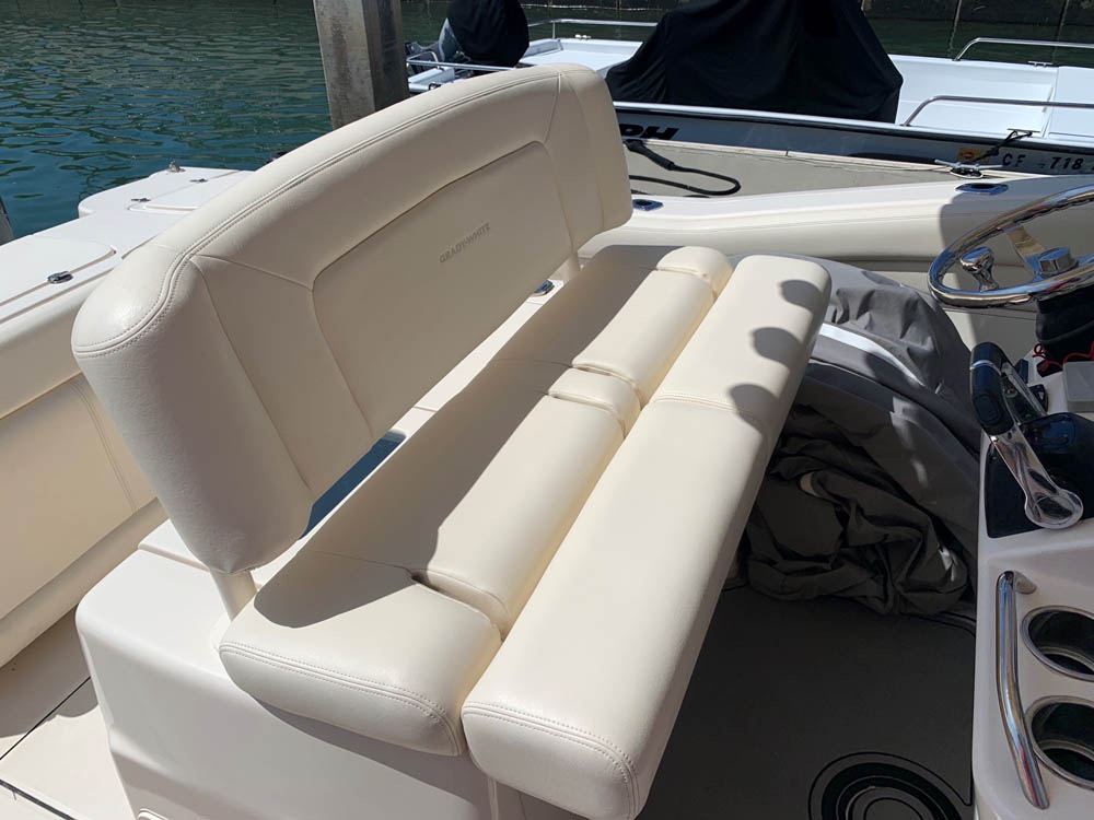27' Grady White Canyon
