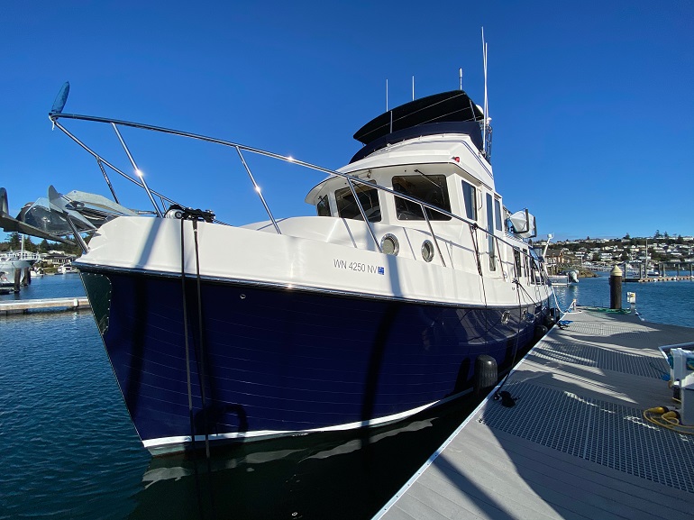 2007 41' American Tug Flybridge