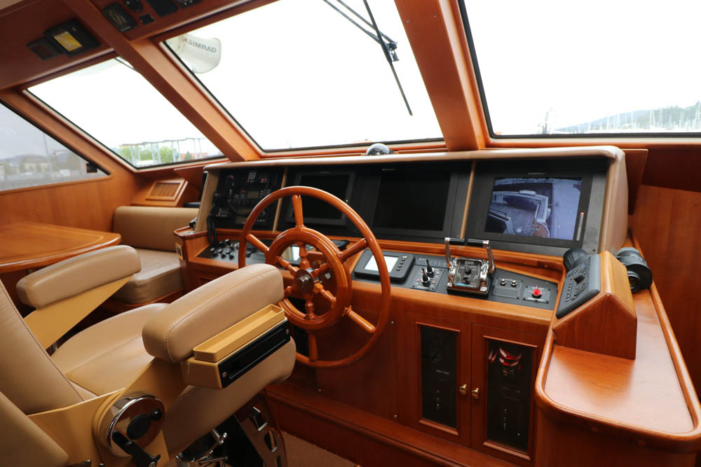 72 Grand Banks Aleutian captains chair