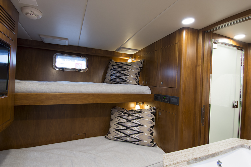 80 offshore pilothouse