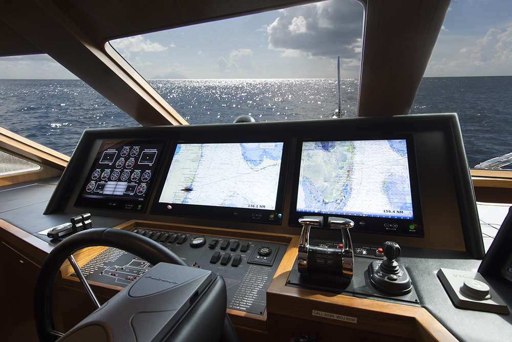 80 offshore pilothouse cockpit