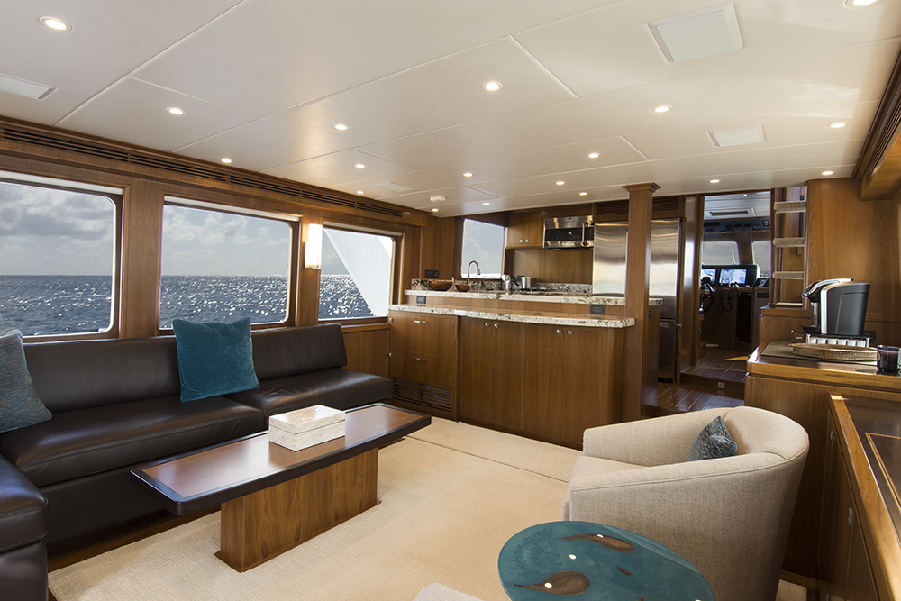 80 offshore pilothouse living area