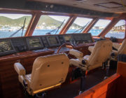 2006-80-foot-offshore-captains-quarters