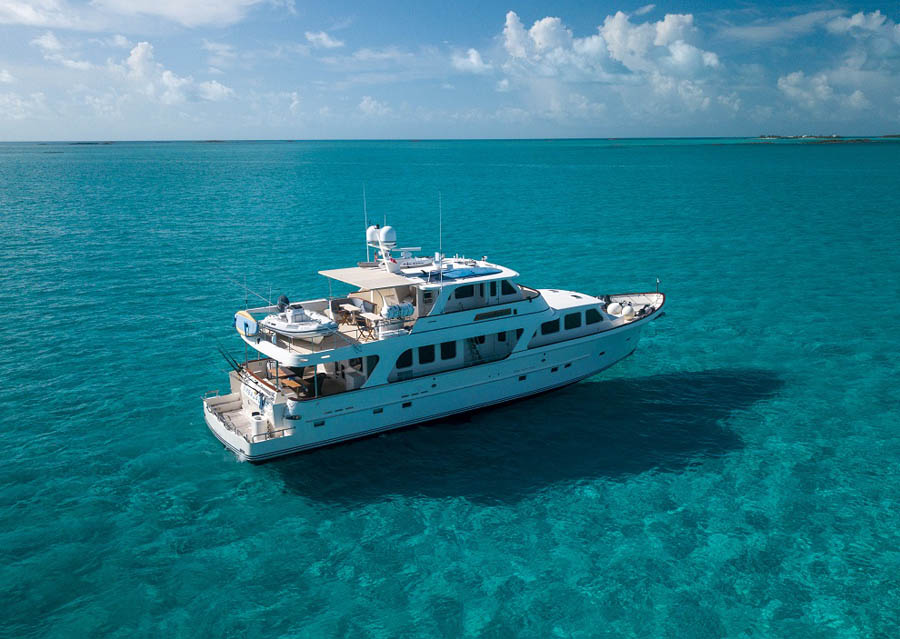 2006-80-foot-offshore-yacht-rear