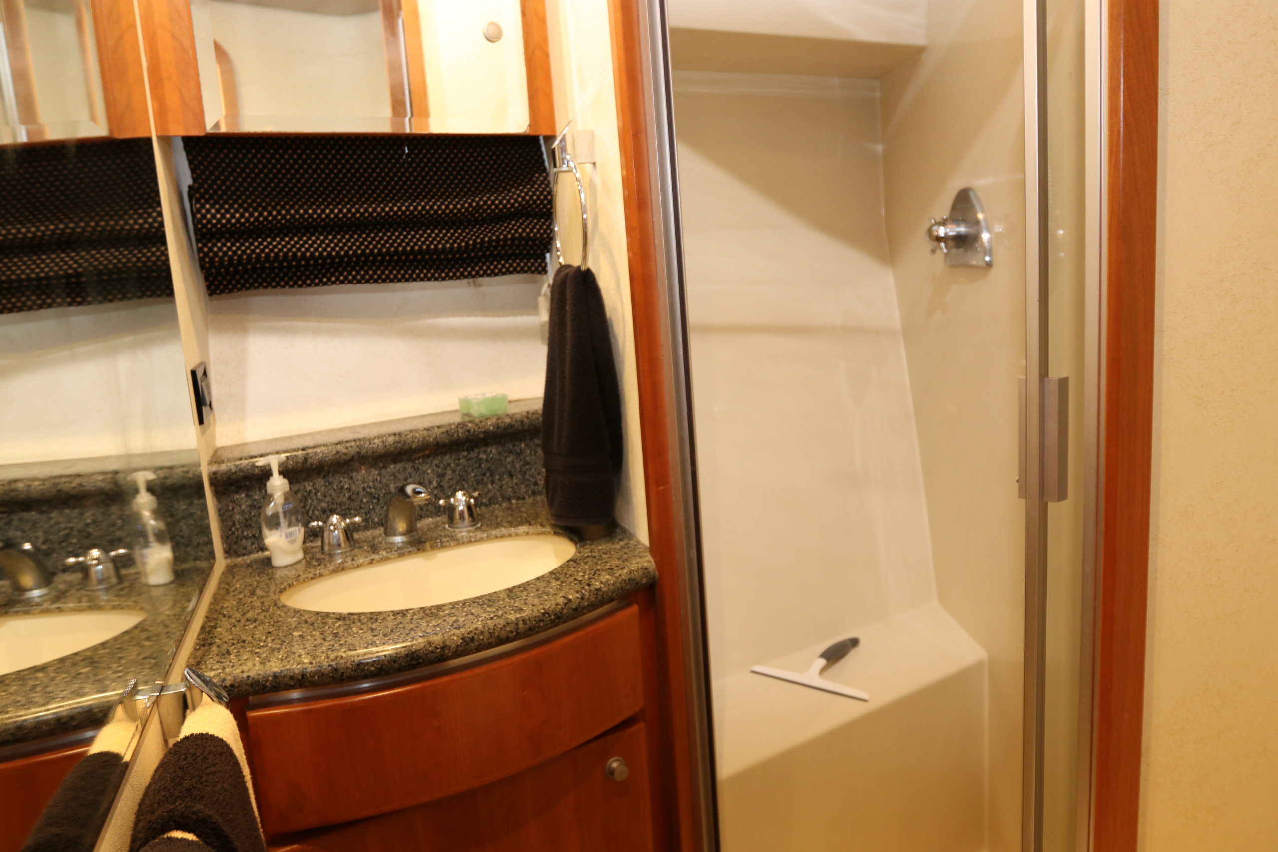 West Bay Sonship 58 Guest Head