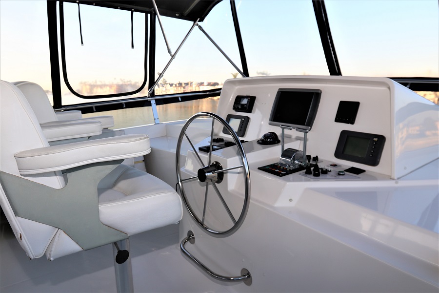 West Bay Sonship 58 Flybridge Helm