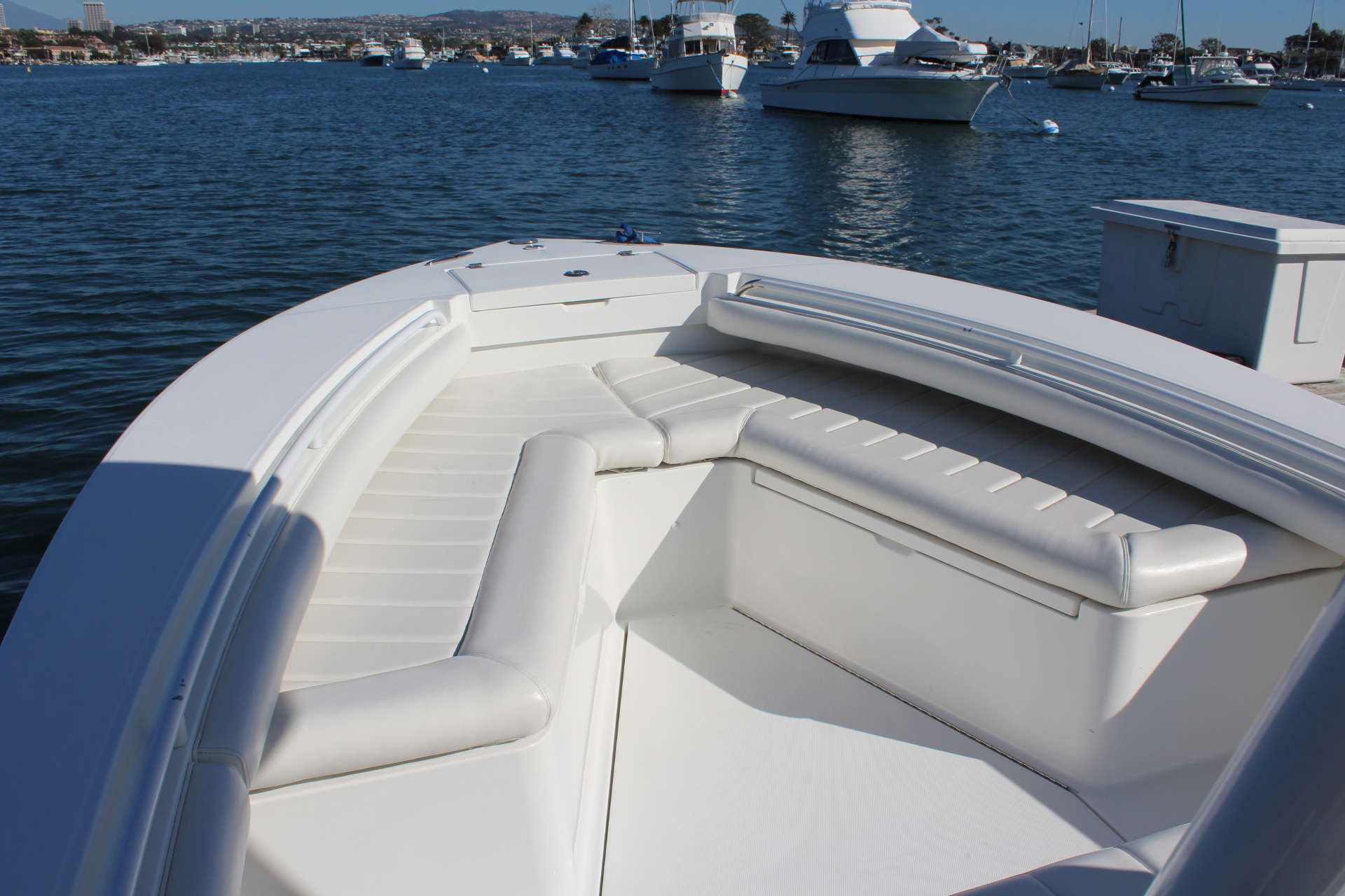 24 Regulator bow settees