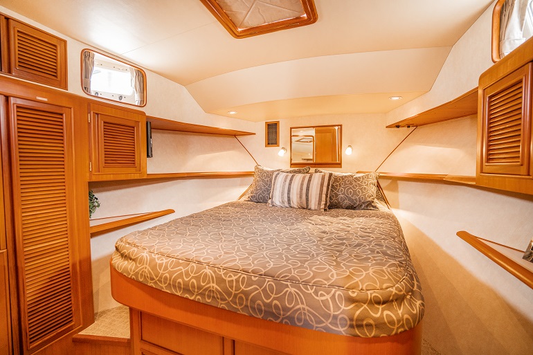 54032 Offshore Pilothouse VIP Stateroom